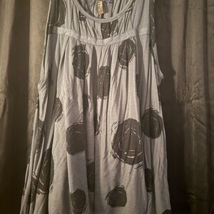 Old Navy Gray Tunic with Black Circles